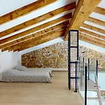 아파트 Ca La Iaia En Con Terraza Y Encanto Mediterraneo By Family Homes