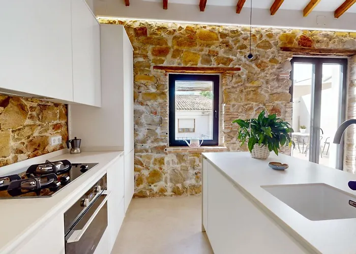 Ca La Iaia By Family Homes *