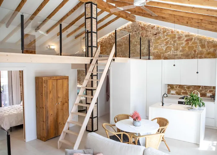 Ca La Iaia By Family Homes *